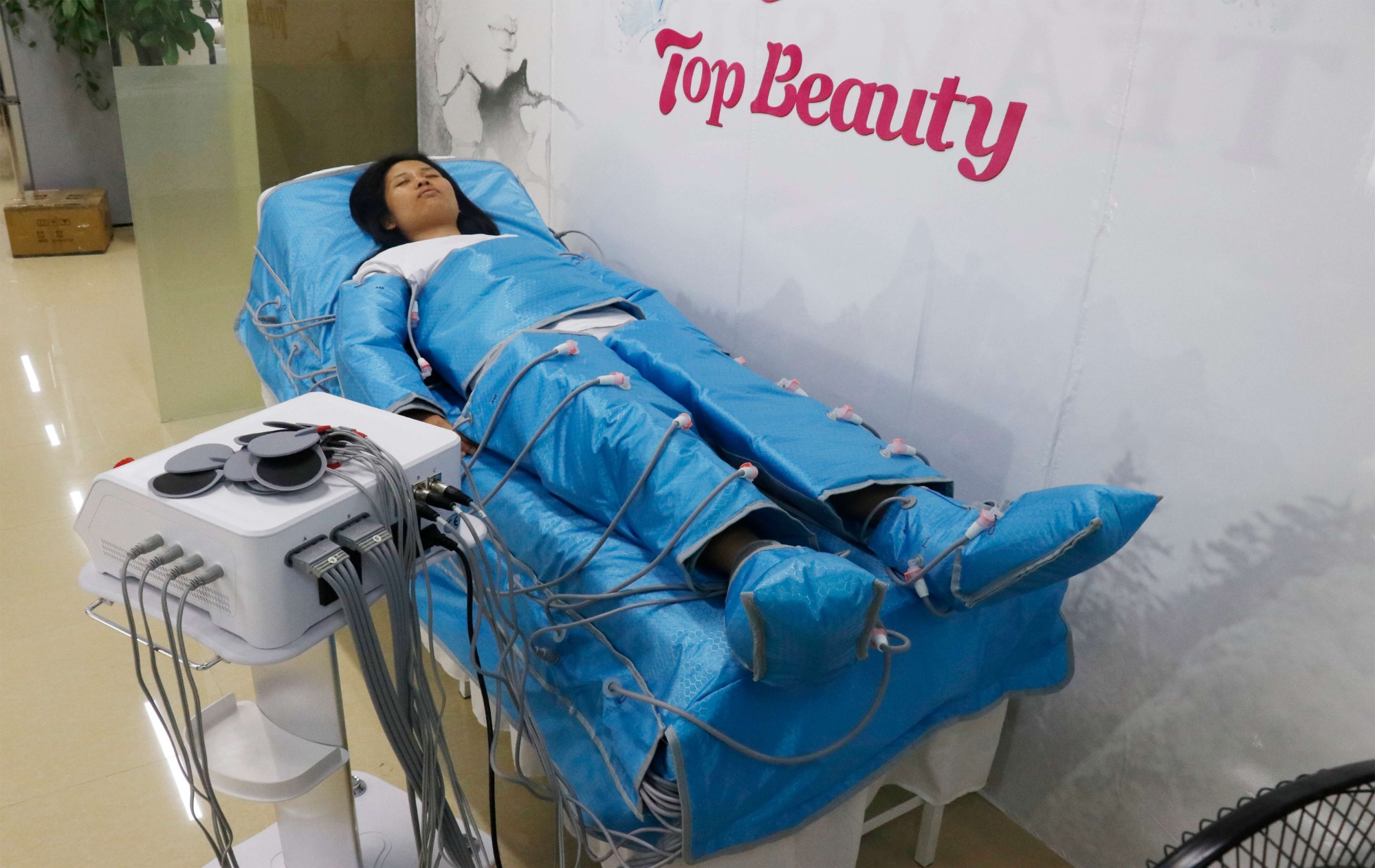 Professionelle 3-in-1-Infrarot-Pressotherapie-EMS-Lymphdrainage-Maschine mit Decke